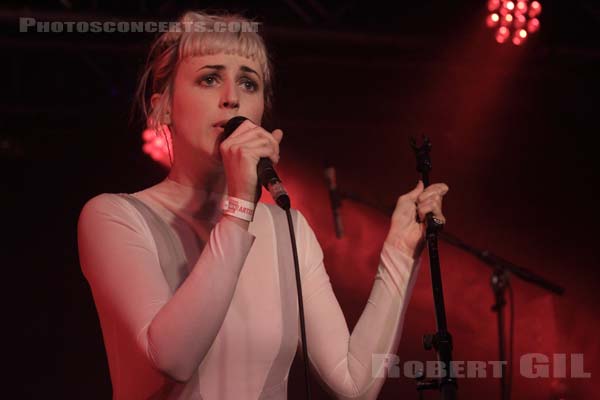 VAULTS - 2014-11-13 - PARIS - La Boule Noire - 